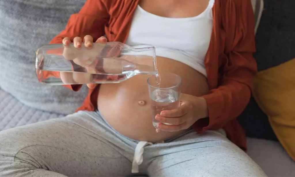 Dehydration During Pregnancy – Signs and How to Fix It